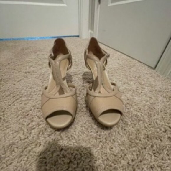 Naturalizer Tan Size 5.5 - Picture 1 of 2
